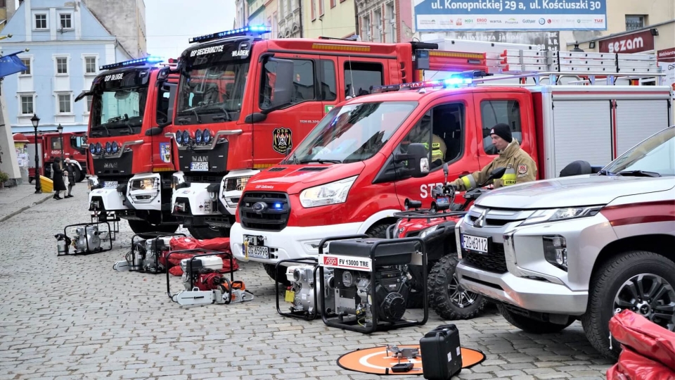 Nowe wozy gaśnicze i sprzęt dla strażaków OSP z gminy Szprotawa