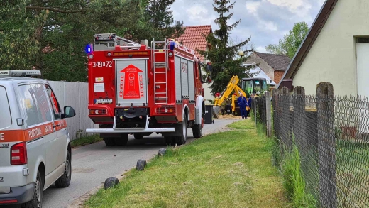Koparka uszkodziła gazociąg w Droszkowie! W akcji 5 zastępów straży pożarnej!