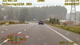 Pędził Audi Q7 ponad 200km/h został zatrzymany przez policję z grupy "SPEED" (FILM)