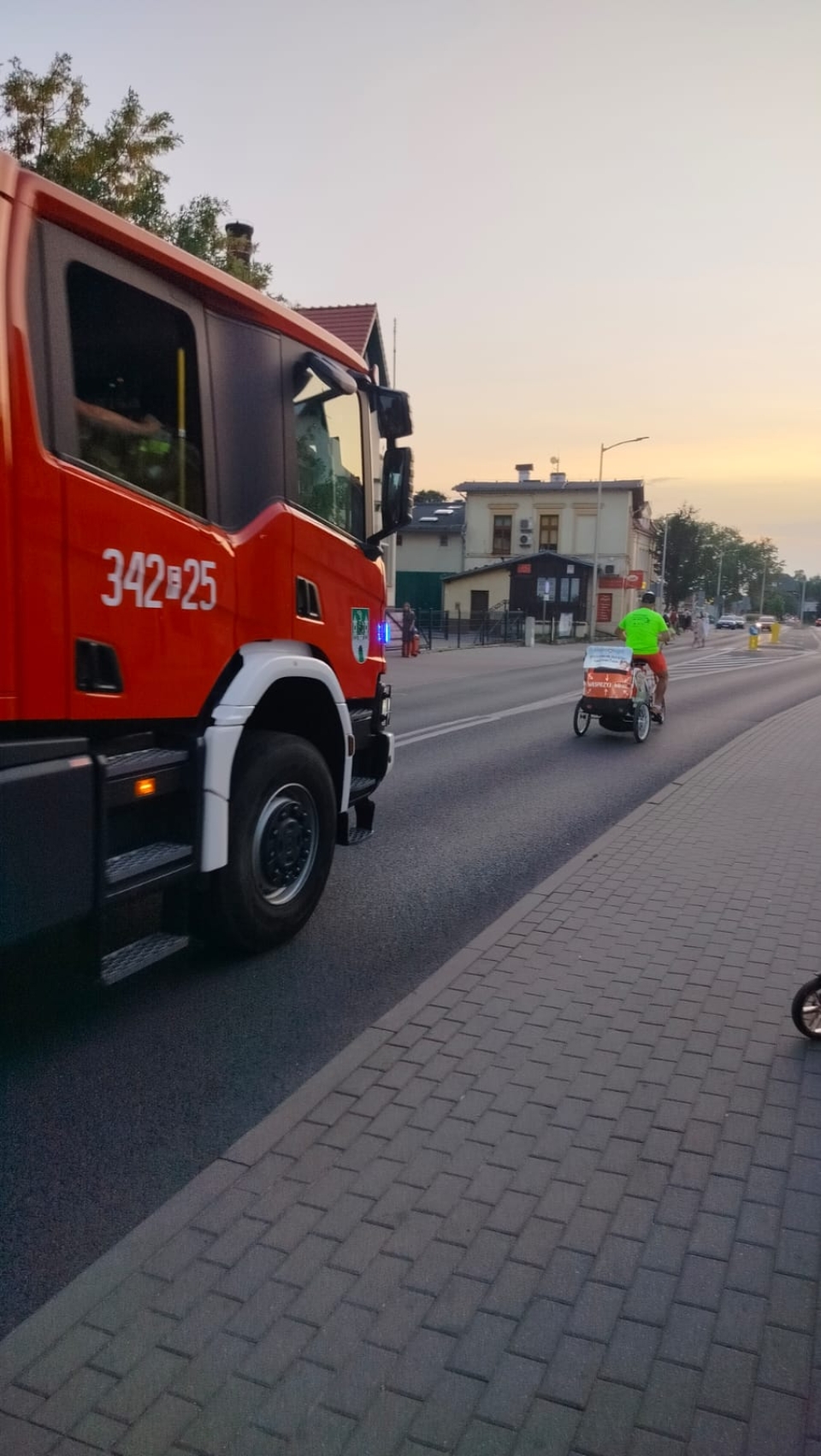 5/5 - Wyjątkowy wyczyn. Dla chorej Emilki przejechał rowerem na Hel