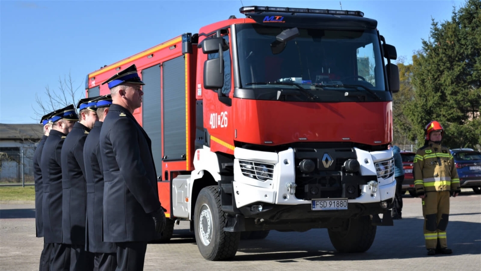 Nowy samochód gaśniczy dla strażaków ze Strzelec Krajeńskich. Kosztował ponad 1,2 miliona (ZDJĘCIA)