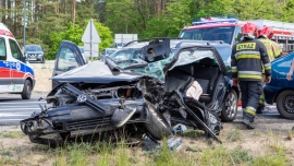 Tragiczny wypadek na krajowej "27" koło Wilkanowa. Ranny kierowca zmarł w szpitalu (ZDJĘCIA)