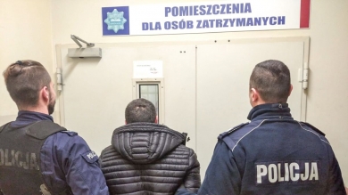 Pijany obywatel Ukrainy chciał wręczyć łapówkę policjantom