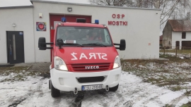 Strażacy OSP Mostki ze starego Żuka przesiądą się do Iveco. Wóz użyczyła im inna jednostka