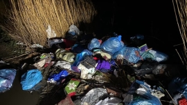 Sterta śmieci w Laskach pod Zieloną Górą