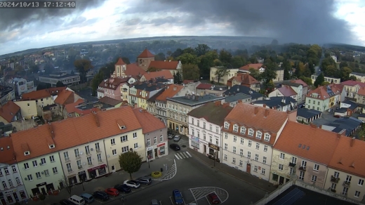 Pożar hali w Sulechowie. Czarny dym nad miastem