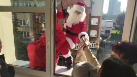 Mikołaj na linie odwiedził dzieci w zielonogórskim szpitalu! 