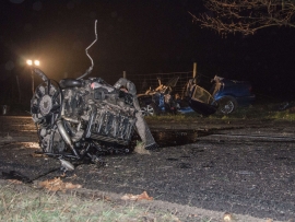 Poważny wypadek w Janowcu koło Sulechowa. Auto roztrzaskało się na drzewie (ZDJĘCIA)