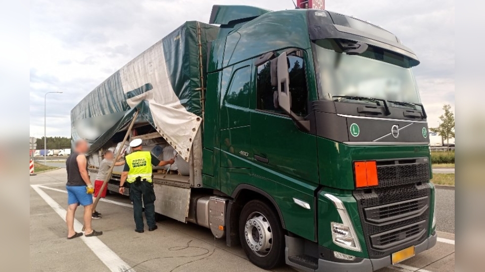 Ciężarówka z Kazachstanu zatrzymana na autostradzie A2