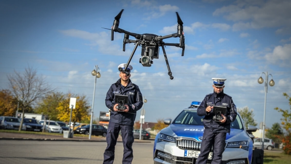 Wszystkich Świętych 2022. Trwa policyjna akcja Znicz. Drogówka masowo używa dronów (ZDJĘCIA)