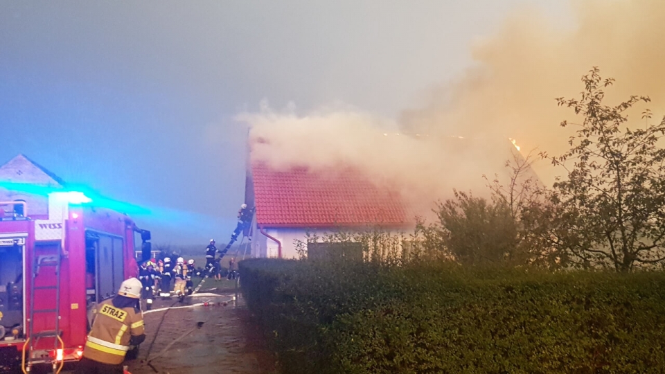 Pożar domu w Krasowcu pod Gorzowem. "Zapaliło się od uderzenia pioruna"