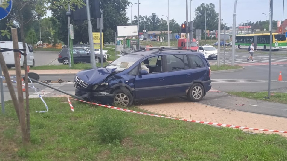 3/3 - Wypadek w Zielonej Górze. Zderzenie osobówek. Są poszkodowani