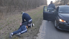 Świebodzin: Handlarz narkotyków zaatakował policjantów bagnetem! 