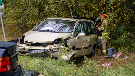 Wypadek na DK27 pod Zieloną Górą. Są ranni. Droga zablokowana (ZDJĘCIA)