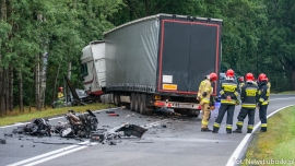 Tragiczny wypadek na krajowej "27" pod Świdnicą. Zginęła jedna osoba (ZDJĘCIA, FILM)