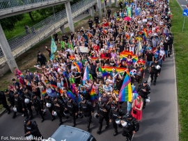 II Marsz Równości w Zielonej Górze. Było dużo uczestników oraz policji (ZDJĘCIA)