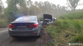 Auto wypadło z drogi koło Gorzowa. Kierowca miał uciec, jedna osoba w szpitalu