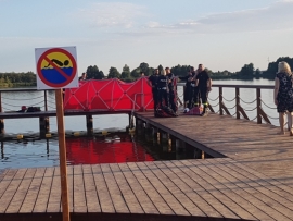 Tragedia nad jeziorem w Karninie koło Gorzowa. 21-latek zmarł w szpitalu