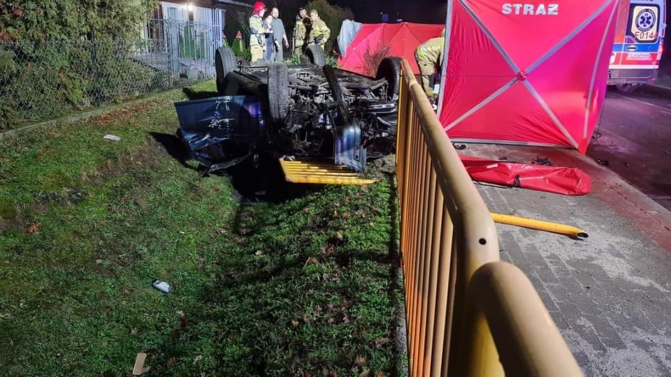 Skwierzyna: W tragicznym wypadku zginął 27-latek. Auto ścięło kilkadziesiąt metrów barierek!