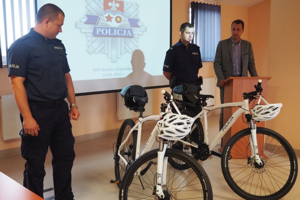 Rowery dla policjantów (ZDJĘCIA)