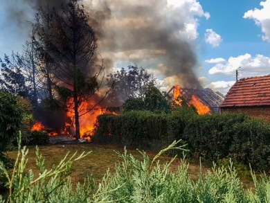 Ogromny pożar stodoły w Świdnicy pod Zieloną Górą! (ZDJĘCIA)