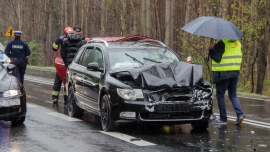 Wypadek na krajowej "27" koło Świdnicy. Jedna osoba poszkodowana (ZDJĘCIA)