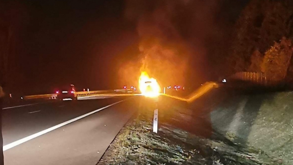 Pożar samochodu na trasie S3 koło Świebodzina