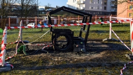 Krosno Odrz.: Trzech młodych chłopców podpaliło drewniany domek na placu zabaw