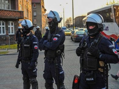 Lubuscy policjanci zainaugurowali sezon żużlowy. Zabezpieczali mecz w Gorzowie (ZDJĘCIA)