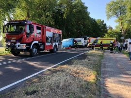 Wypadek dwóch busów na trasie Kłodawa - Łubianka. LPR w akcji (ZDJĘCIA)