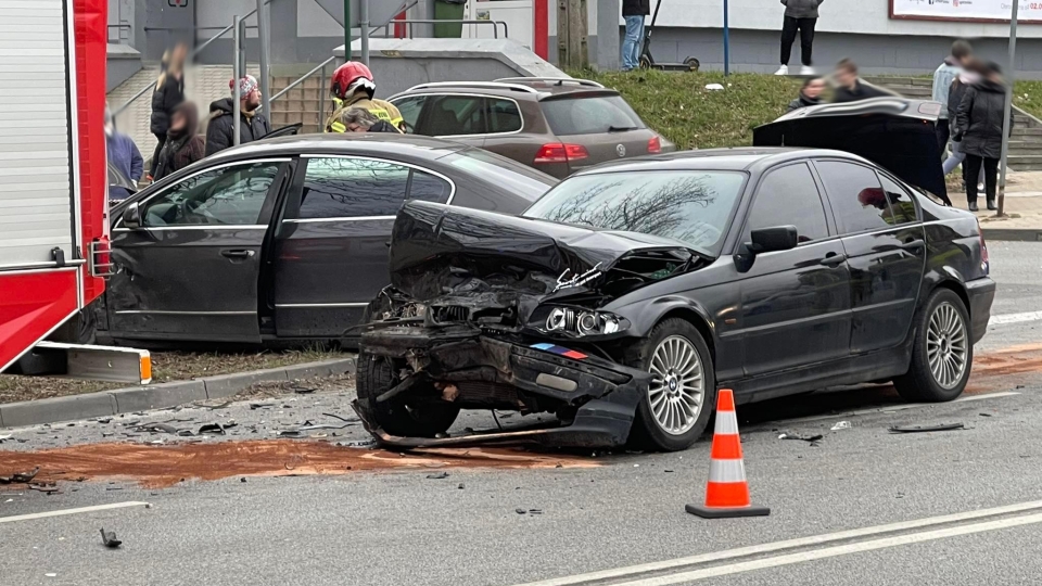 Groźny wypadek w Zielonej Górze. Volkswagen zderzył się z BMW!