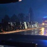Ciężarówka w rowie