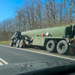 Amerykańska ciężarówka wojskowa w rowie - Droga krajowa nr 27 Świdnica