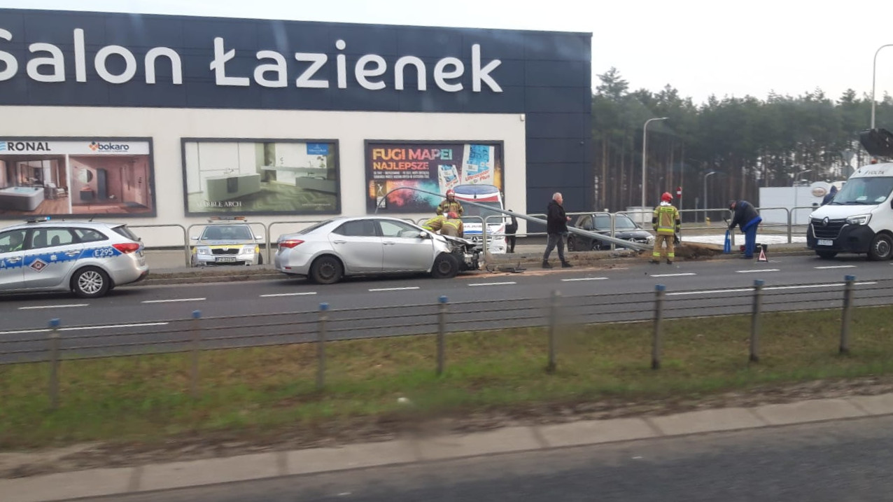 Kolizja Zielona Góra - Uderzyła w latarnię Zielona Góra