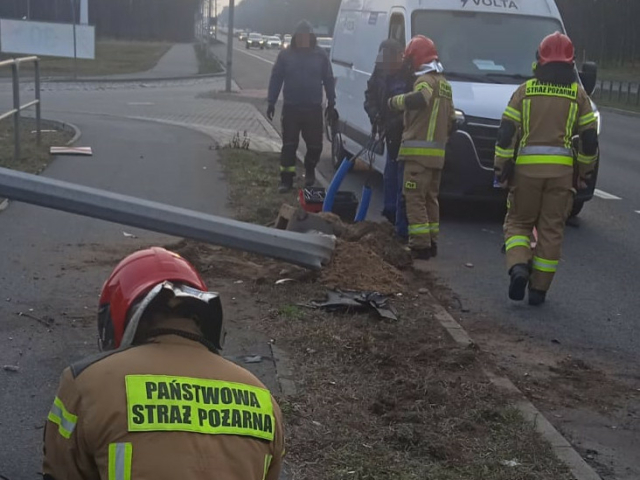 Kolizja Zielona Góra - Uderzyła w latarnię Zielona Góra