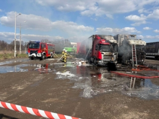 Pożar Nowa Sól - Pożar ciężarówek Nowa Sól