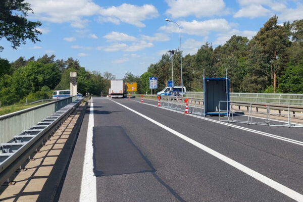 Kontrole na granicy niemieckiej. „Ograniczenie prędkości, zwężenie ruchu” Kontrole na granicy niemieckiej - Granica polsko niemiecka