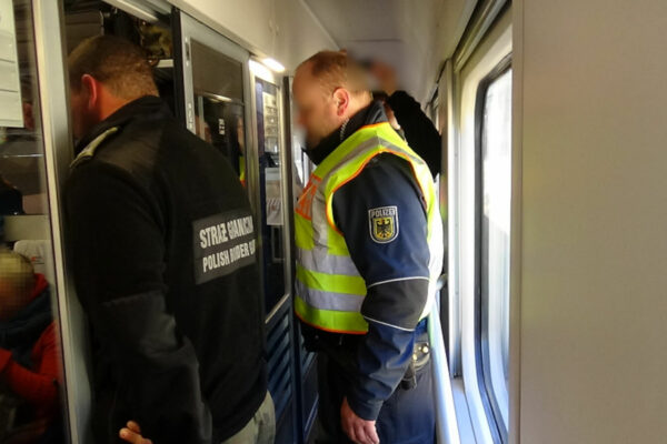 Nielegalny migrant - Pociąg Warszawa Berlin