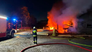Nocny pożar tartaku. W akcji 6 zastępów straży pożarnej (ZDJĘCIA)