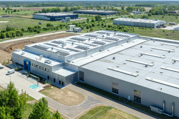 Motoryzacyjny gigant w Lubuskiem. Valmet Automotive uruchamia rozbudowaną fabrykę w Żarach Valmet Automotive Żary - nowa hala produkcyjna