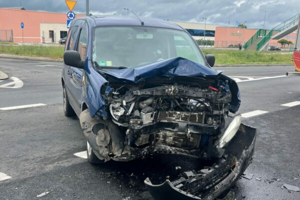 Wypadek na DK12 w Żarach. Jedna osoba poszkodowana (ZDJĘCIA) Wypadek na DK12 - Wypadek Żary