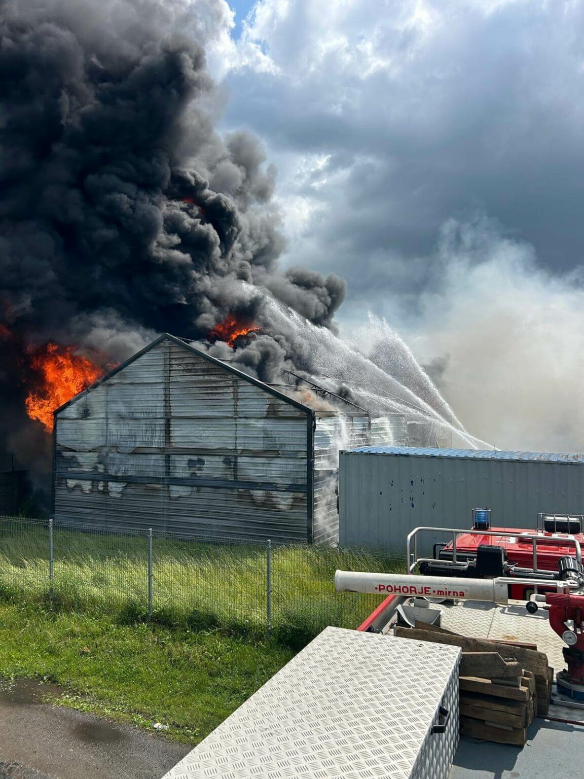 Pożar Gorz&oacute;w Wielkopolski zakład wulkanizacyjny