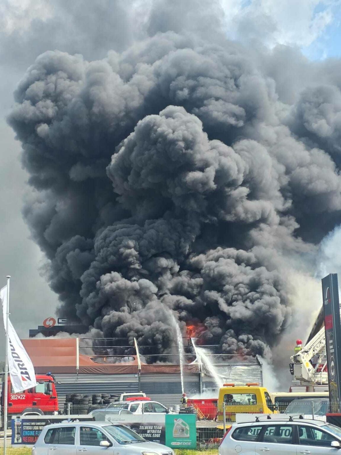 Pożar Gorz&oacute;w Wielkopolski zakład wulkanizacyjny