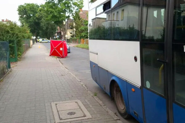 Śmiertelny wypadek Żary – Autobus ciągnął pasażera