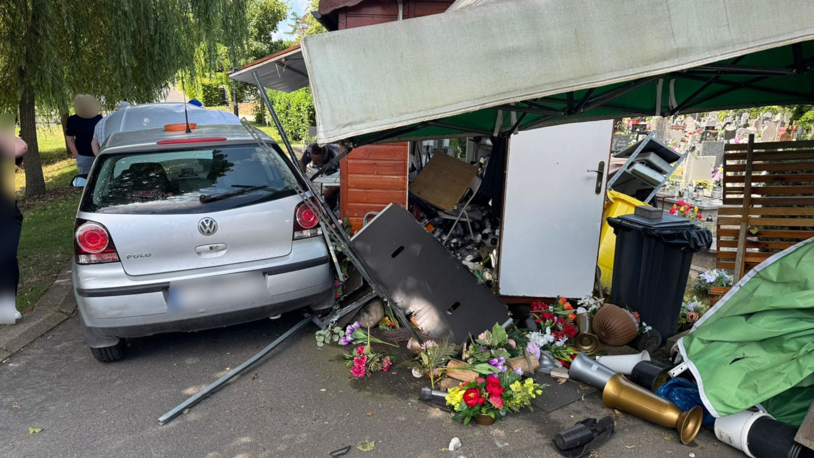 Cmentarz Świebodzin - Pomylił gaz z hamulcem