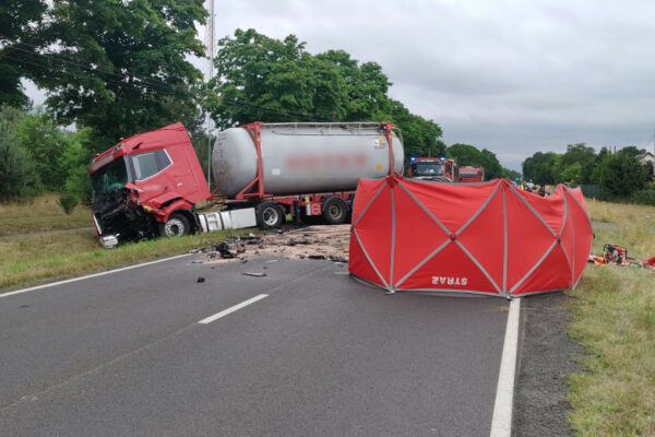 Śmiertelny wypadek na DK32 w Lubuskiem. Wprowadzono ruch wahadłowy (ZDJĘCIA) Śmiertelny wypadek na DK32 - Wypadek Pław