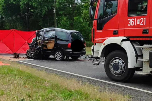 Tragiczny wypadek na DK32. Czołówka ciężarówki z osobówką. Droga zablokowana Wypadek na DK32 - Wypadek Pław