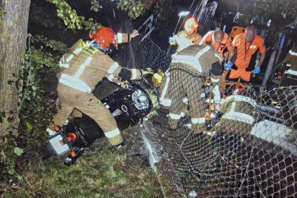 Groźny wypadek koło Zielonej Góry. Motocyklista wyleciał z drogi (ZDJĘCIA) Wypadek Zielona Góra - Wypadek Płoty