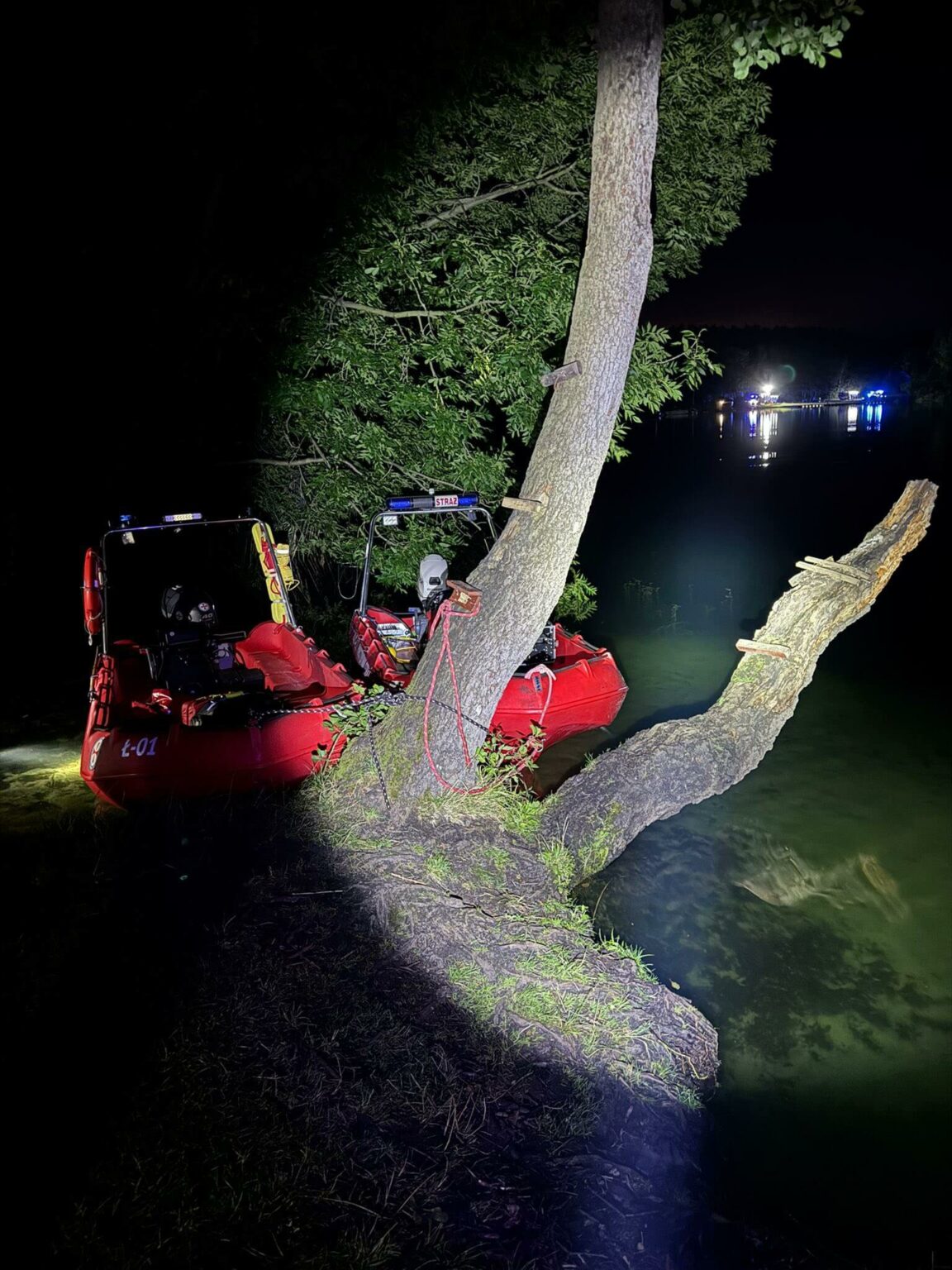 Jezioro Niesłysz - Jezioro Niesulice