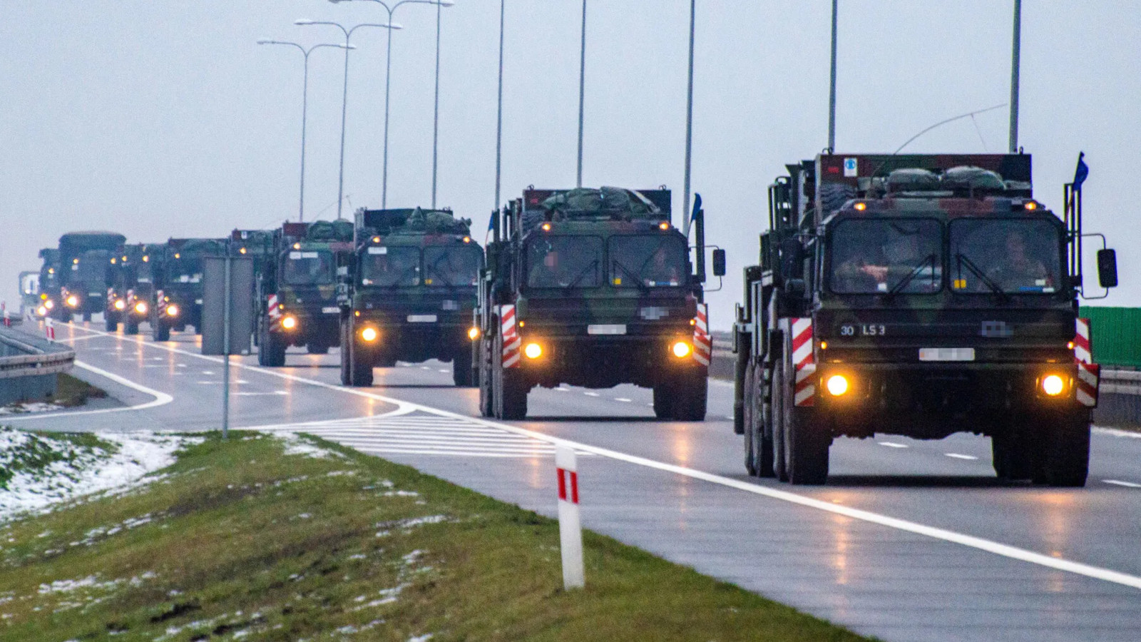 Kolumny wojskowe - Żelazny Obrońca-25